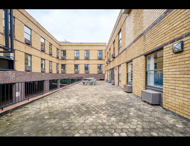 3,513M² OFFICE FOR SALE IN FERNDALE